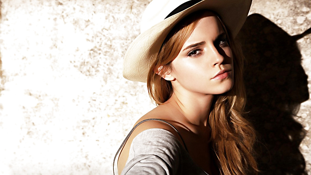 Sfondi di Emma Watson smokin!
 #24620713