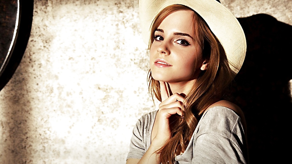 Emma Watson Smokin Tapeten! #24620769