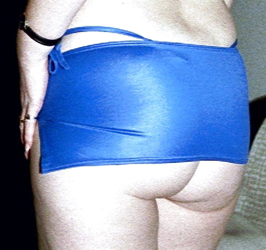 Corps Chaud De Bébé Dans Un Bikini Et Mini-jupe 14 Bleu Sexy - Sag #36522312