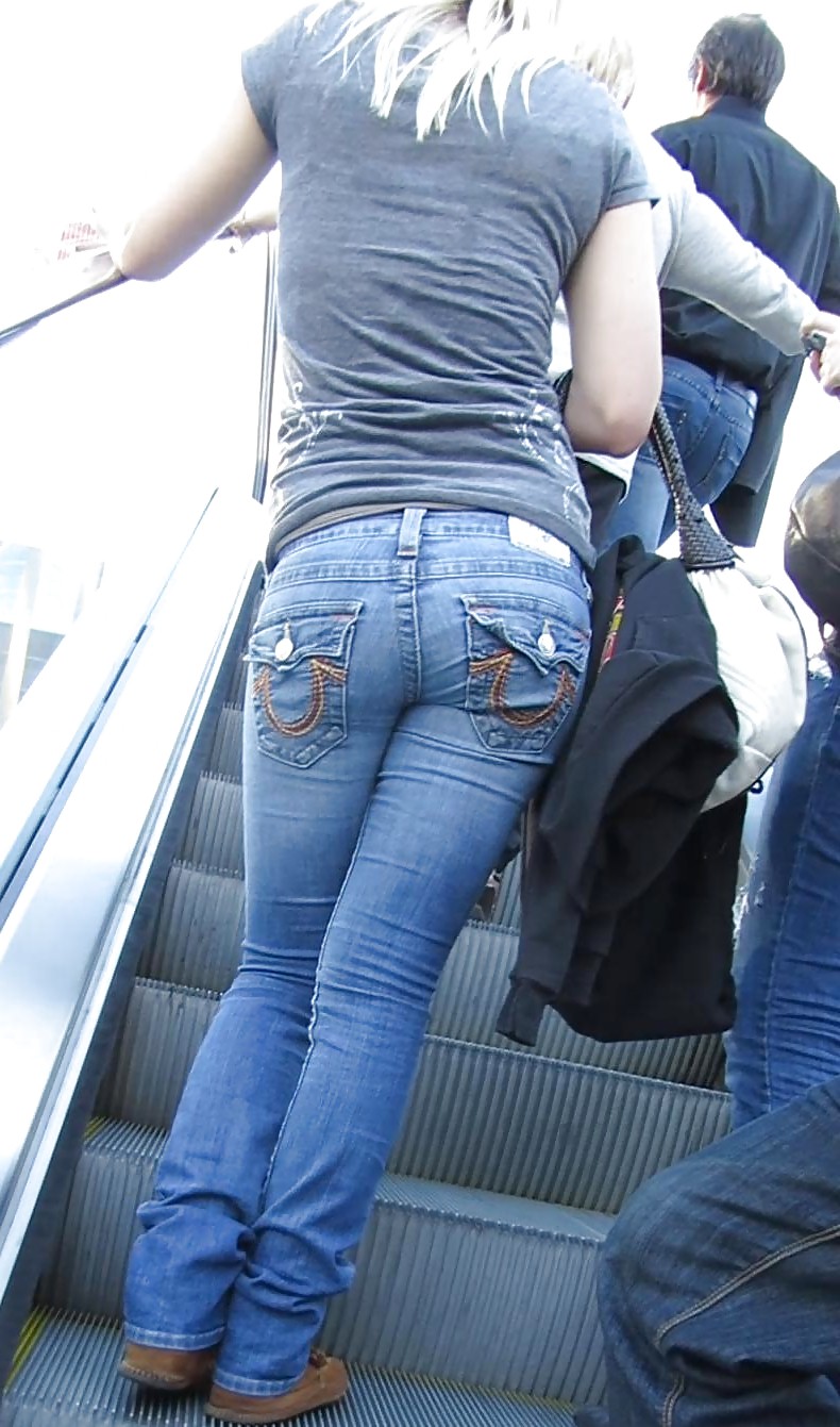 Babes in jeans
 #26007313