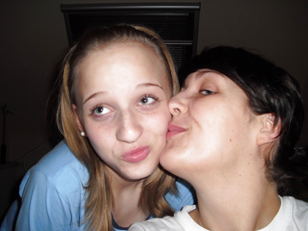 Girlfriends
 #40427413