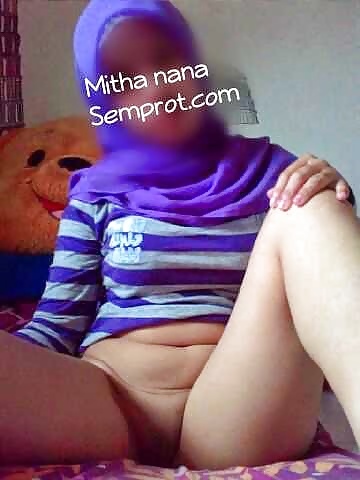 Indonesia- cewek jilbab mitha nana #40192216