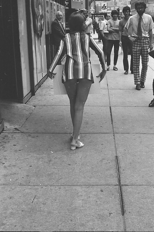 Acción topless en nueva york 1971-año
 #40231769
