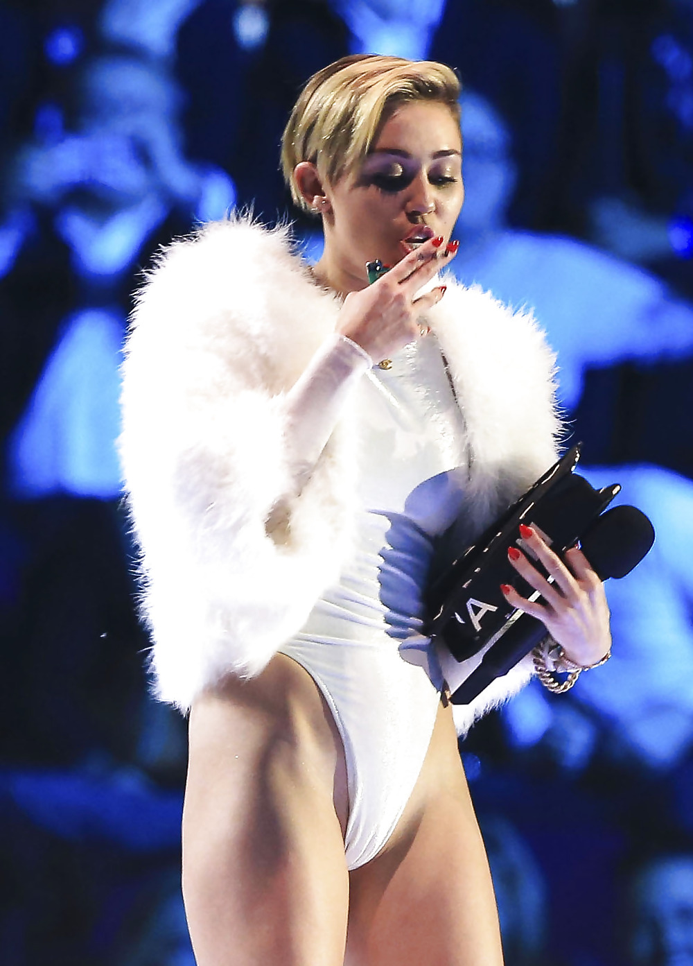 Miley Cyrus - Perfekt Cameltoe So Heiß #24956716