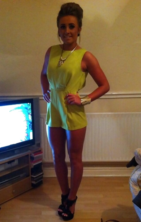 セクシーな服装 (9)
 #39161076