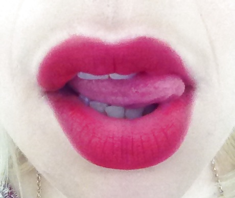 Red lips #24835298