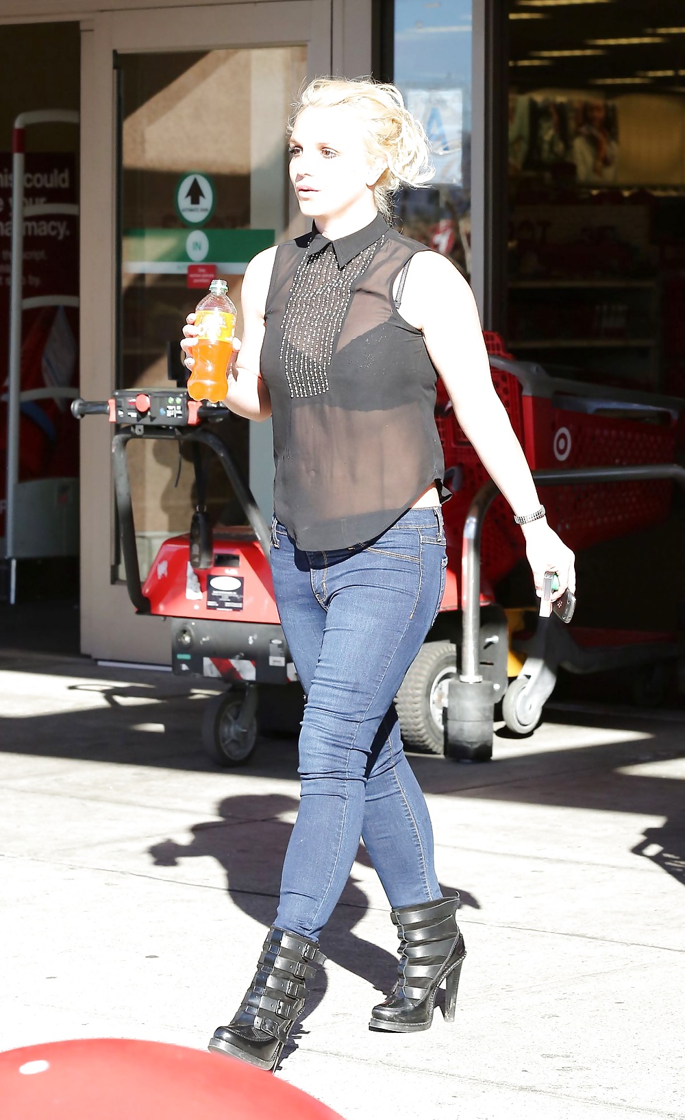 Britney has the perfect figure for low-ride tight jeans. #35352382