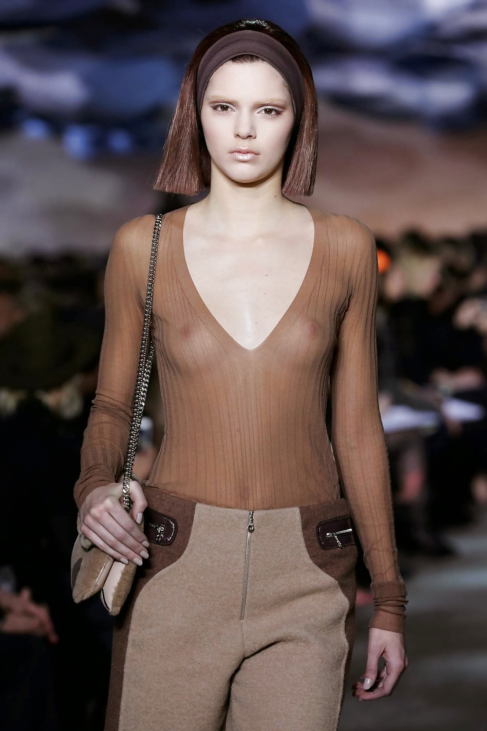 Kendall jenner en el desfile de moda de marc jacobs
 #24272753