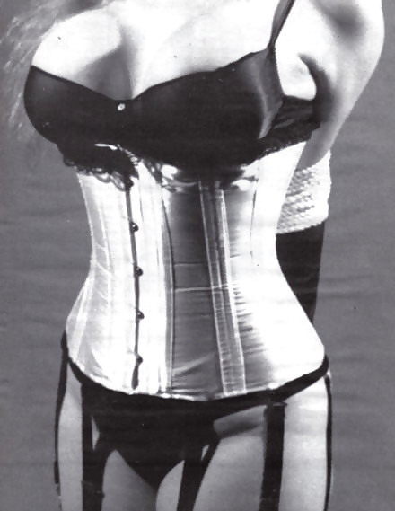 Darla corsetto nero serie #4
 #27672482