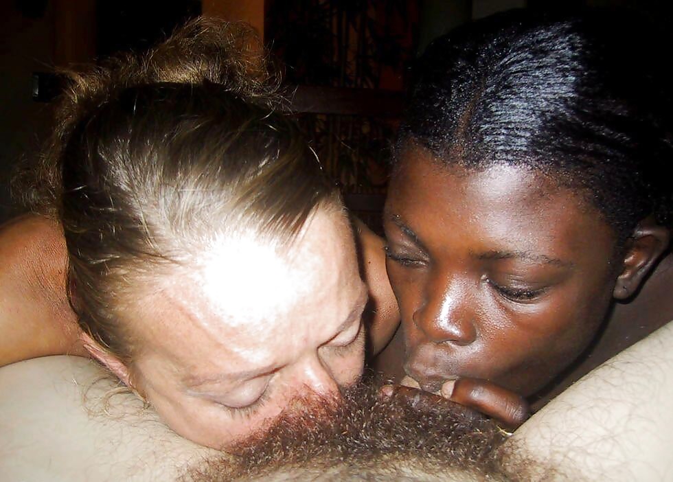 Parejas de gringo cantando con haitina en dominicana 
 #23165370