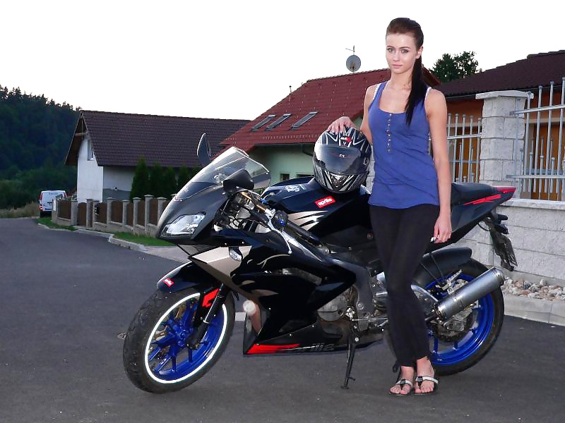 Bikes girl
 #24929280