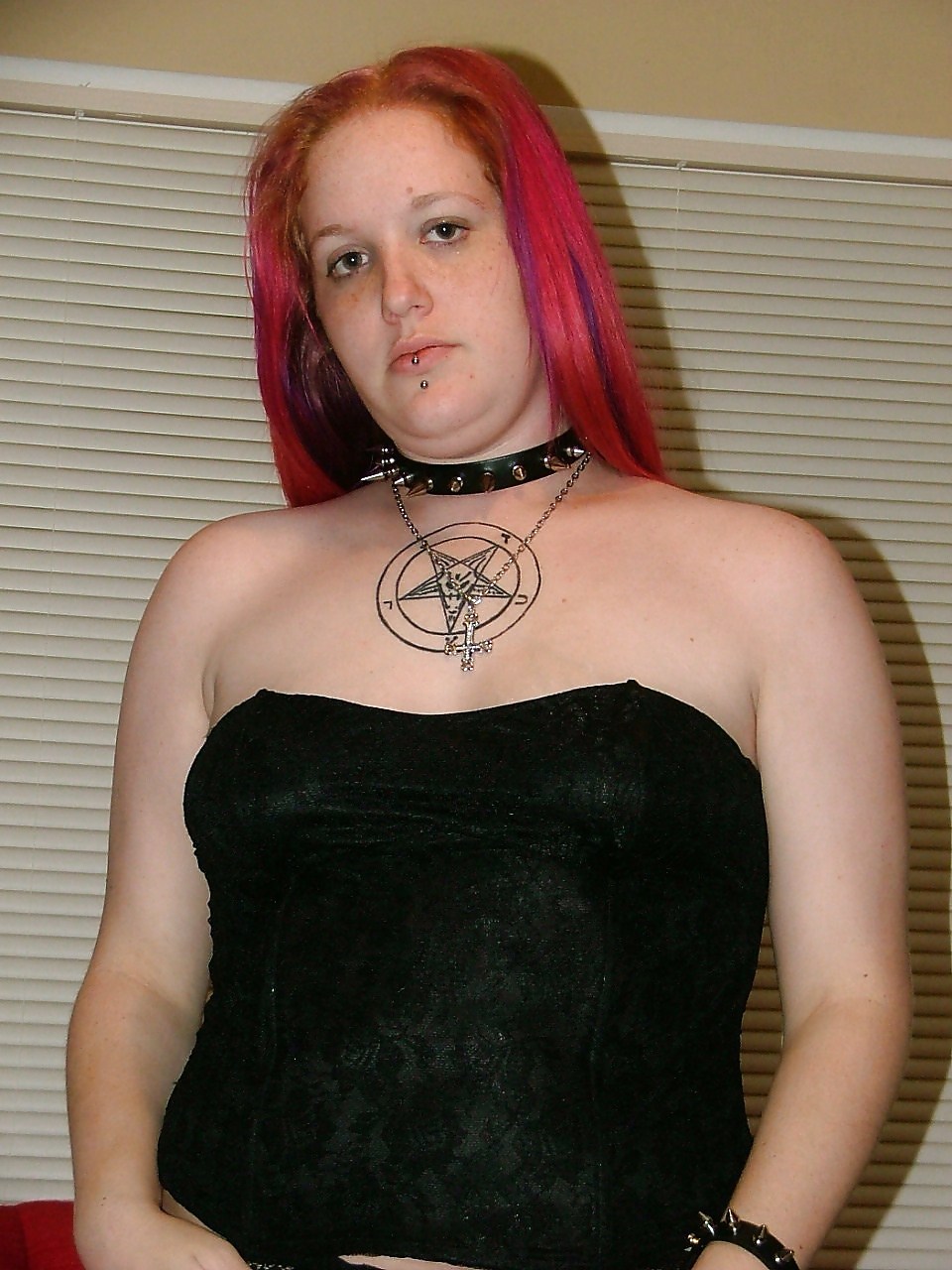 Gothic Ex-Wife (2) Leg and Foot Fetish #36470922