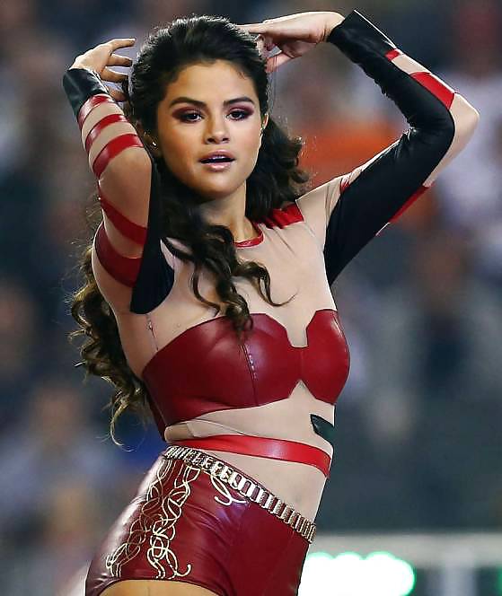 Selena gomez - la zorra más caliente de la historia
 #23223284