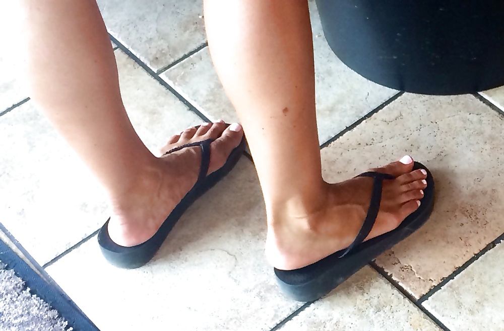 Candid feet and toes #28101032