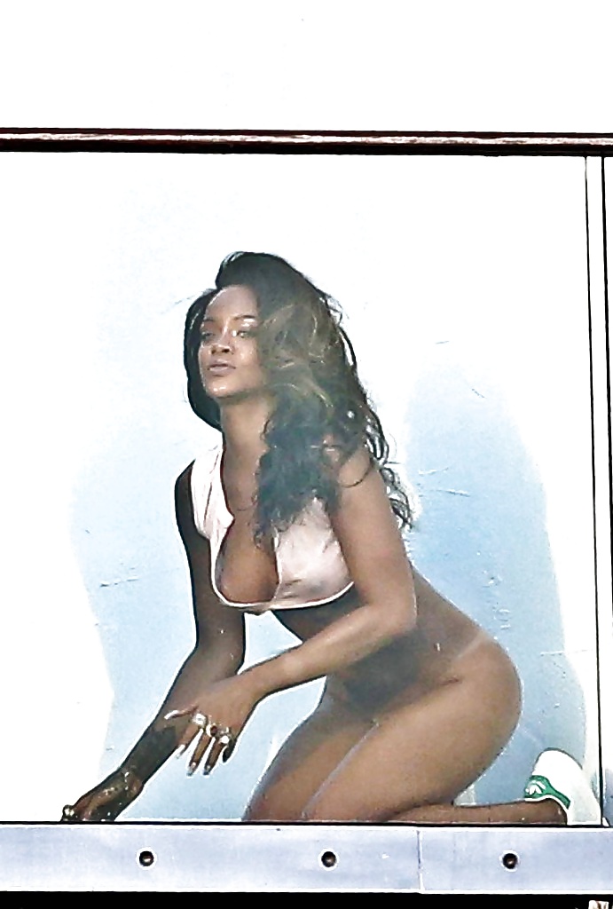 Rihanna ass.... #25577274