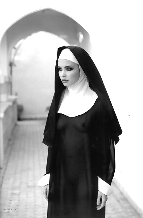 Sexy Nonnen #40298931