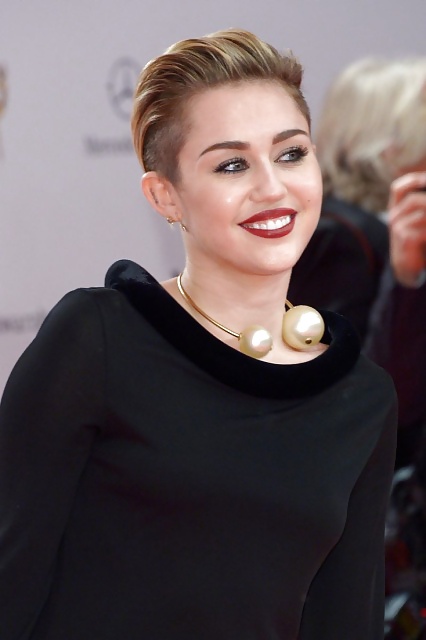 Miley Cyrus Ema 2013 #23458319