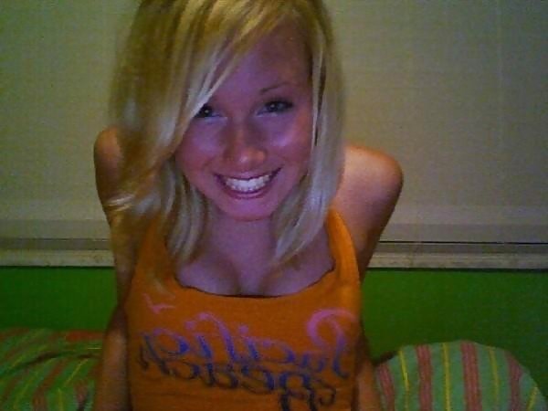 Blond Teen Girl with amazing body Selfshot 1of3 #23400888
