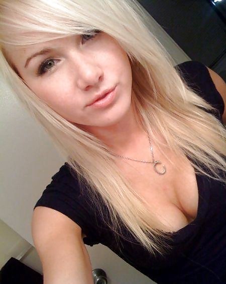 Blond Teen Girl with amazing body Selfshot 1of3 #23401078