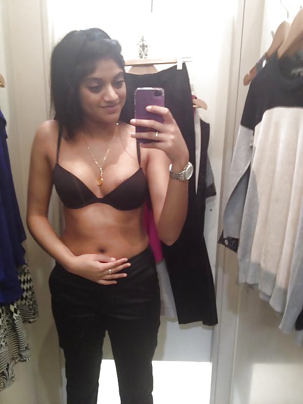 Pretty indian babe , comment her  #25926160