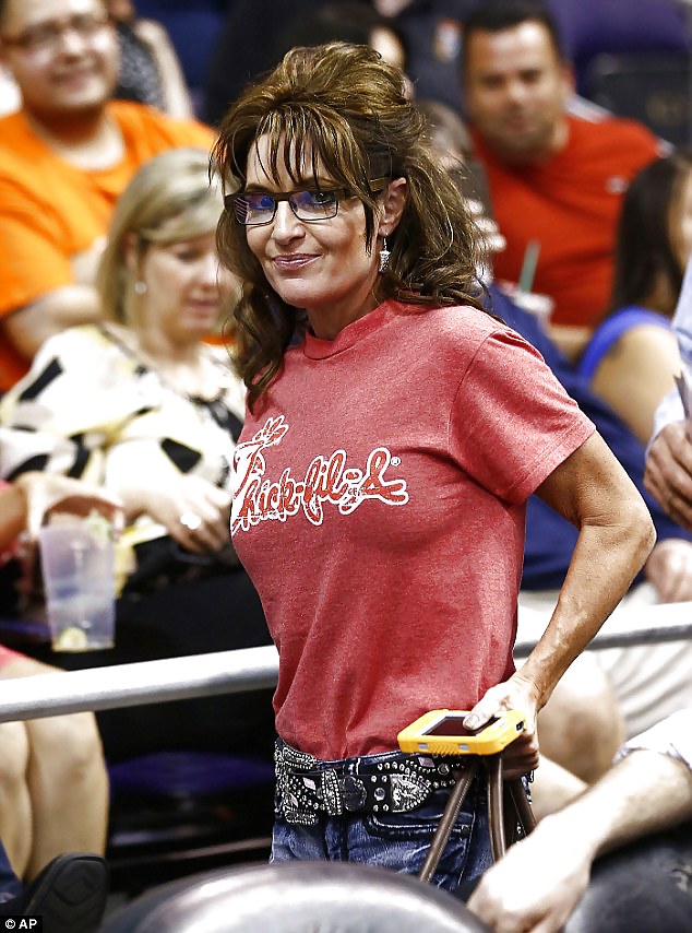 Sarah Palin sexy white mom that needs to get fucked  #37141352