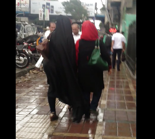 Ragazze persiane di strada
 #34214352