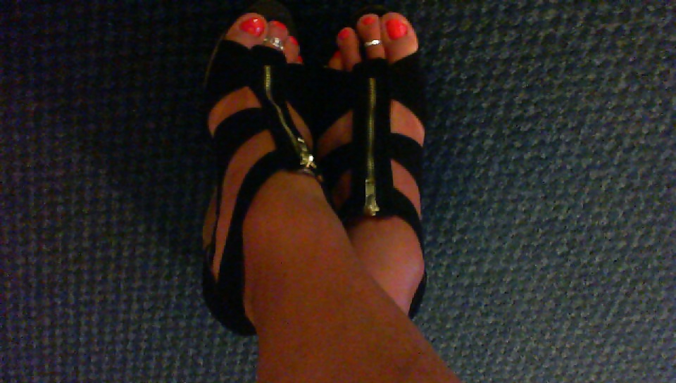 Coral Toes and black wedges #28925771
