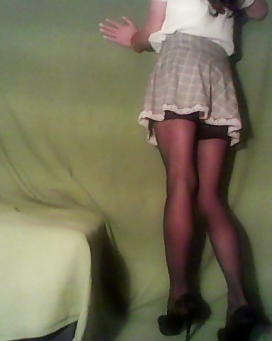 Bajo la falda)
 #27440163