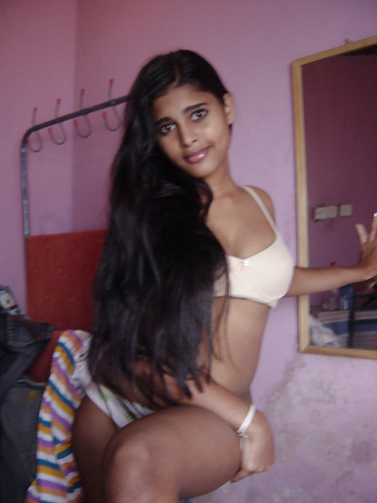 Bella ragazza indiana teenager desi
 #39649119