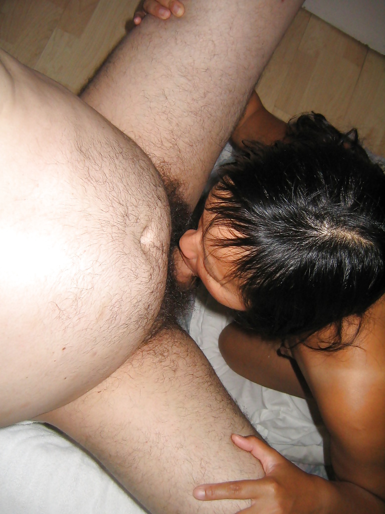 Sie Saugt Und Reibt Sich Das Gesicht Mit Sperma #39121621