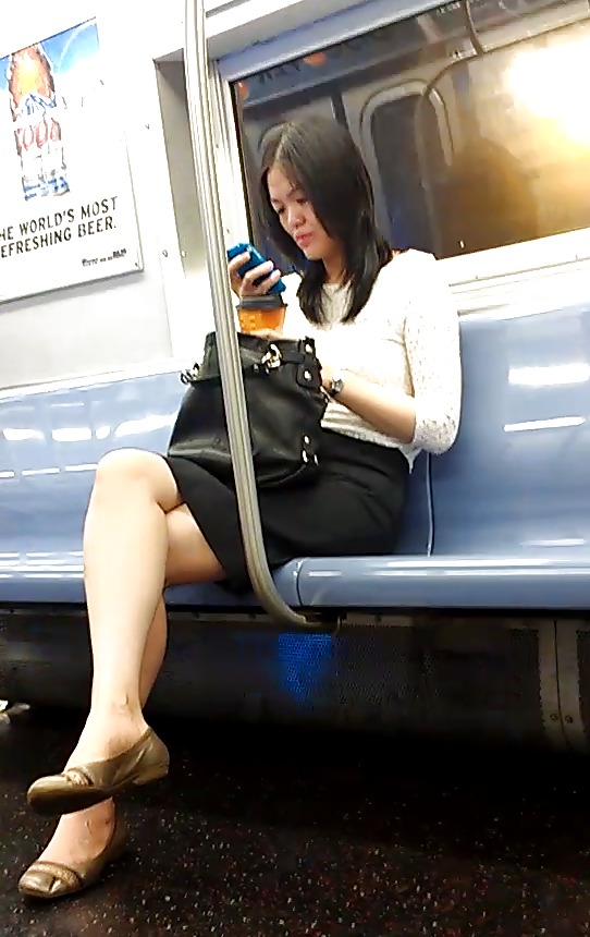 Nuove ragazze della metropolitana ragazza asiatica deja-vu
 #37063120