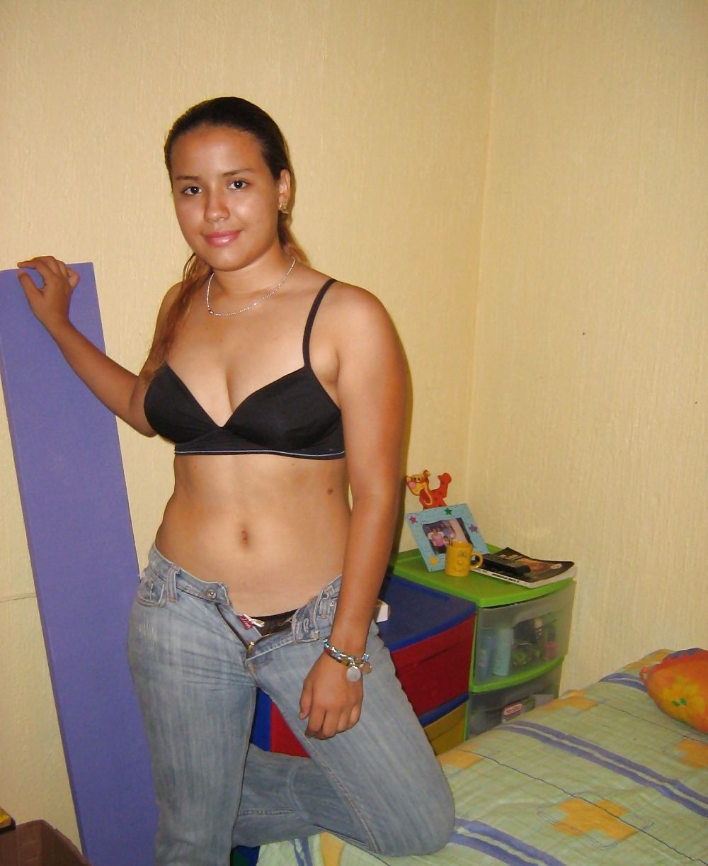 Kurvige Latina Teenager #35987036