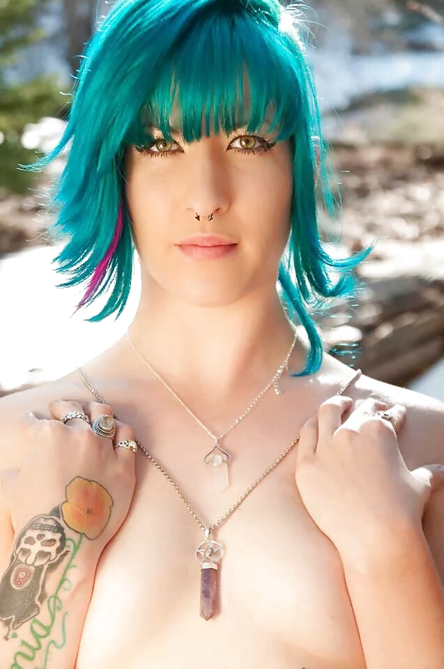 Rocker chick
 #31290024