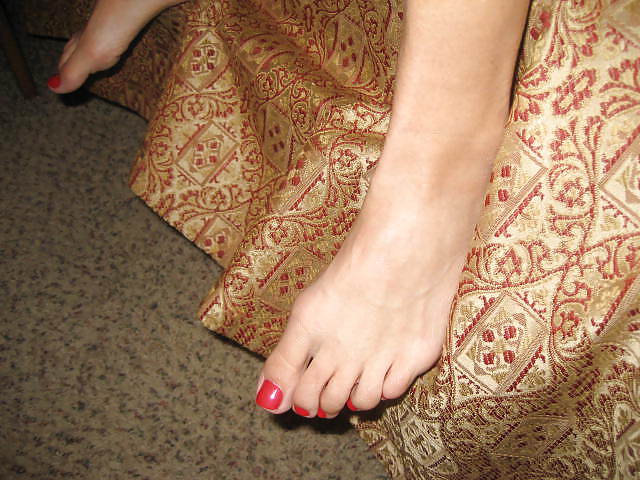 Esposa desnuda - coño, tetas, pies y piernas
 #35235853
