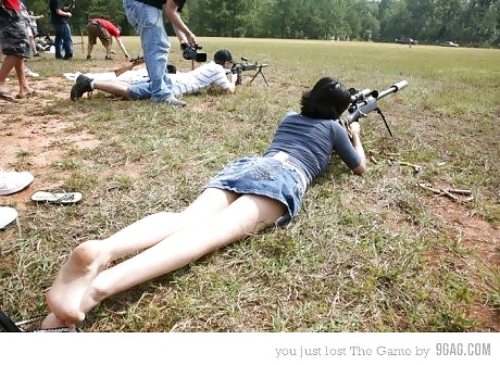 Chicas con armas
 #24808439