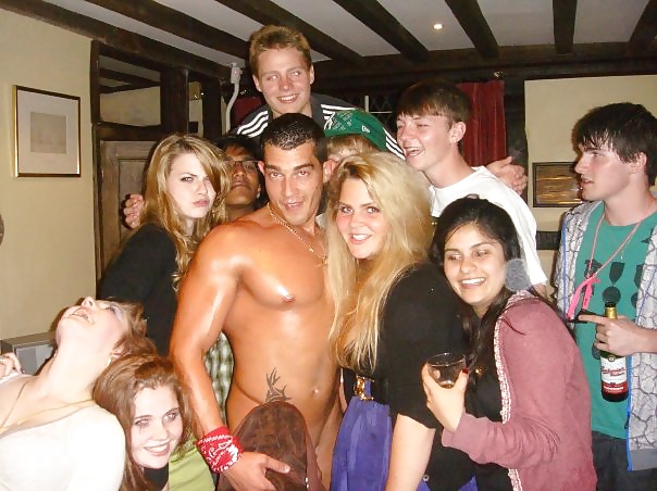 Eine Andere Echte Stripp Partei Cfnm Iv #26019152