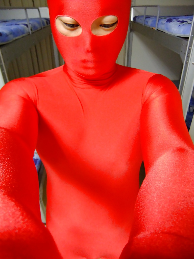 Red zentai #24059051