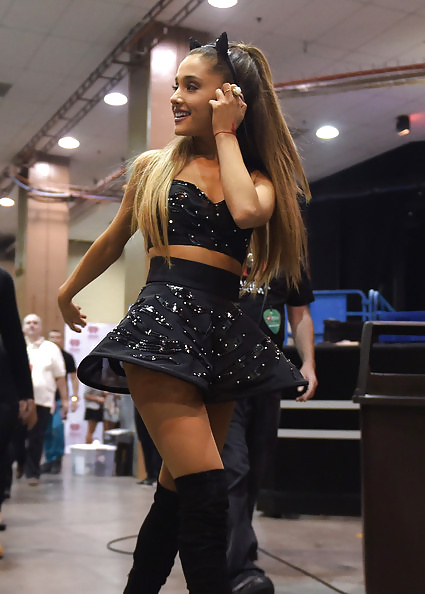 Ariana Grande backstage iHeartRadio #31162122