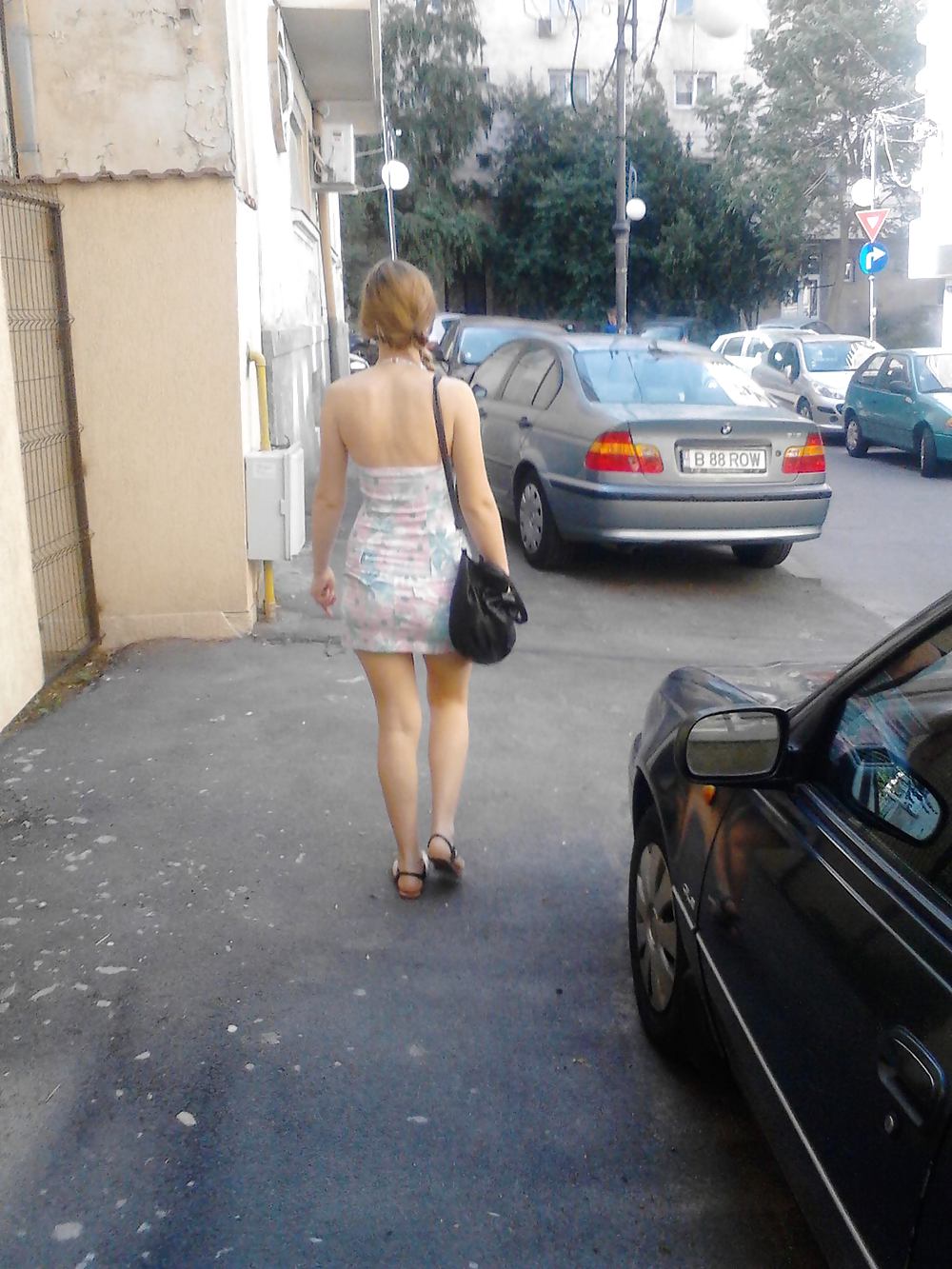 Spion Heißes Mädchen Füße Rock Straße Rumänisch #25758324