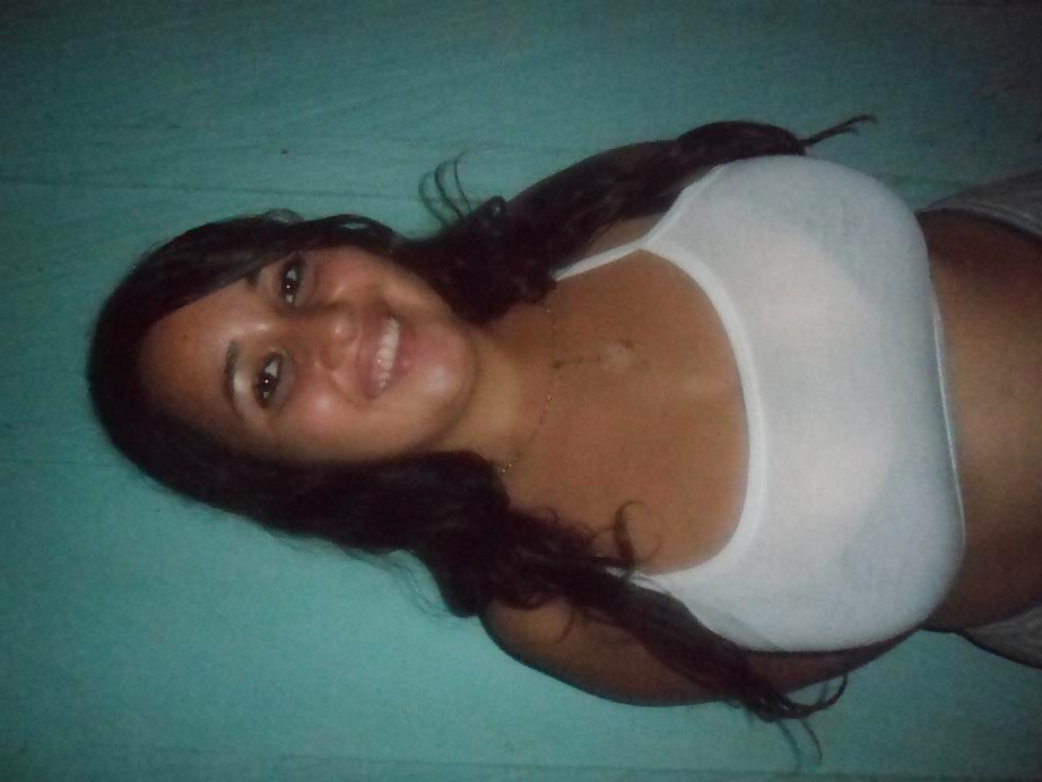 Más tetonas 
 #25441195