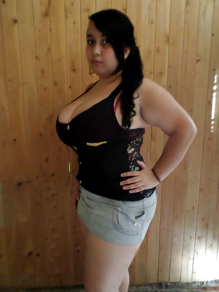 Más tetonas 
 #25441247