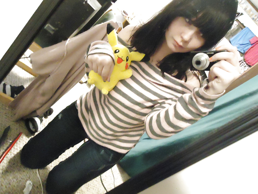 Más tetonas 
 #25441312