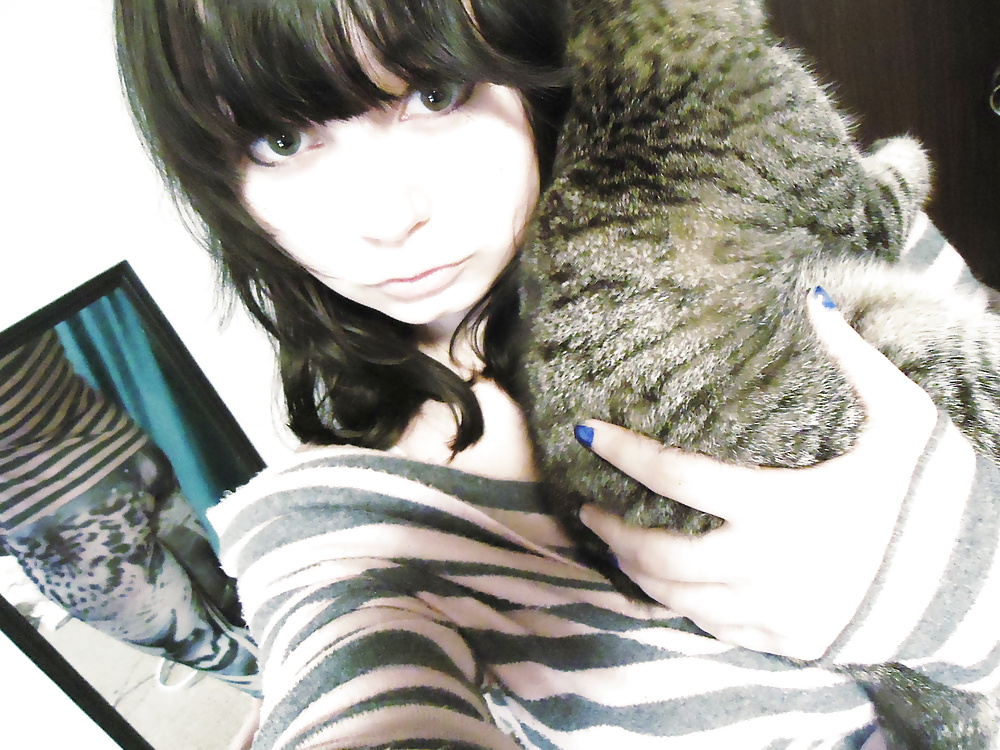 Más tetonas 
 #25441320