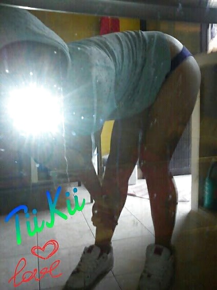 Hermosa colegiala se toma unas fotos
 #30438747