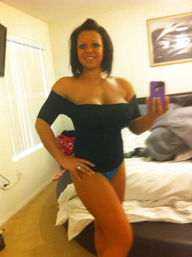 Hotwifekrissy
 #35508873