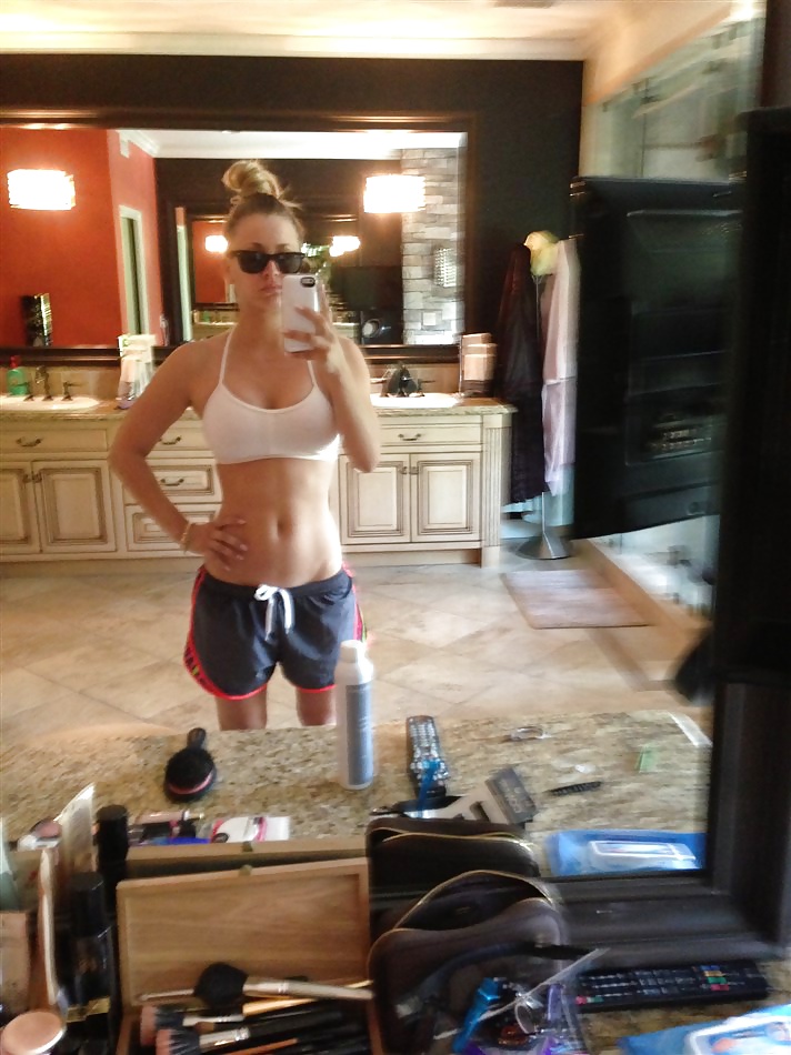 Nude selfies Kaley Cuoco - Penny Big Bang Theory #31599274