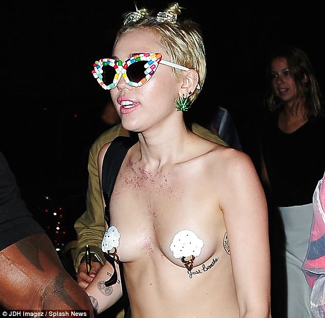 Miley Cyrus topless in public #32701852