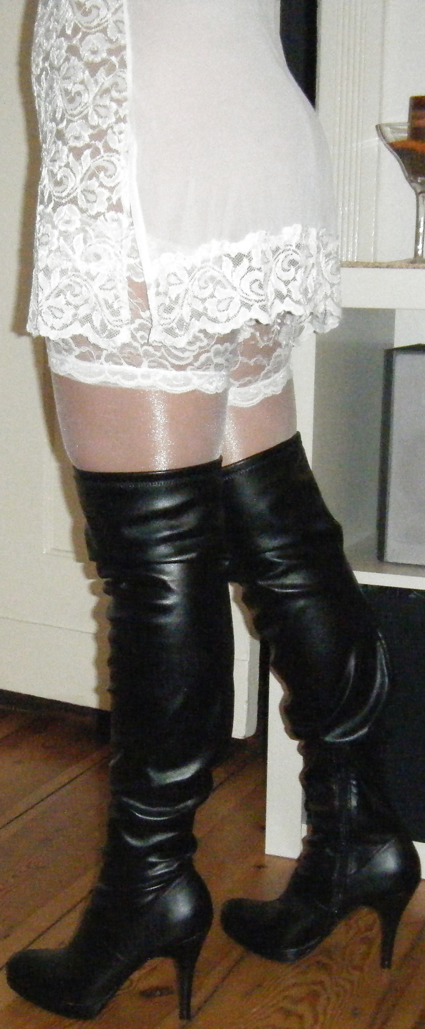 Weiße Strümpfe In Overkneeboots #39648606