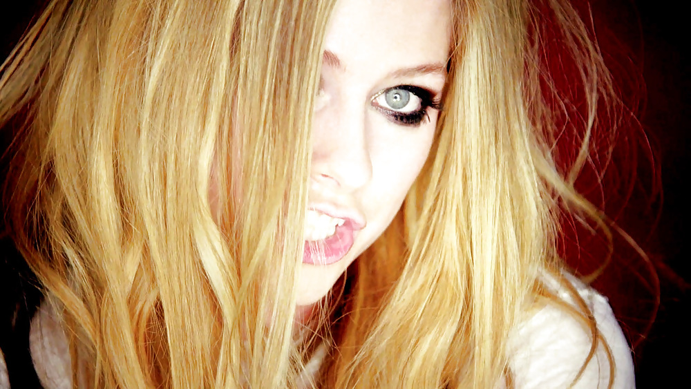Avril lavigne - silly moments 
 #23537835