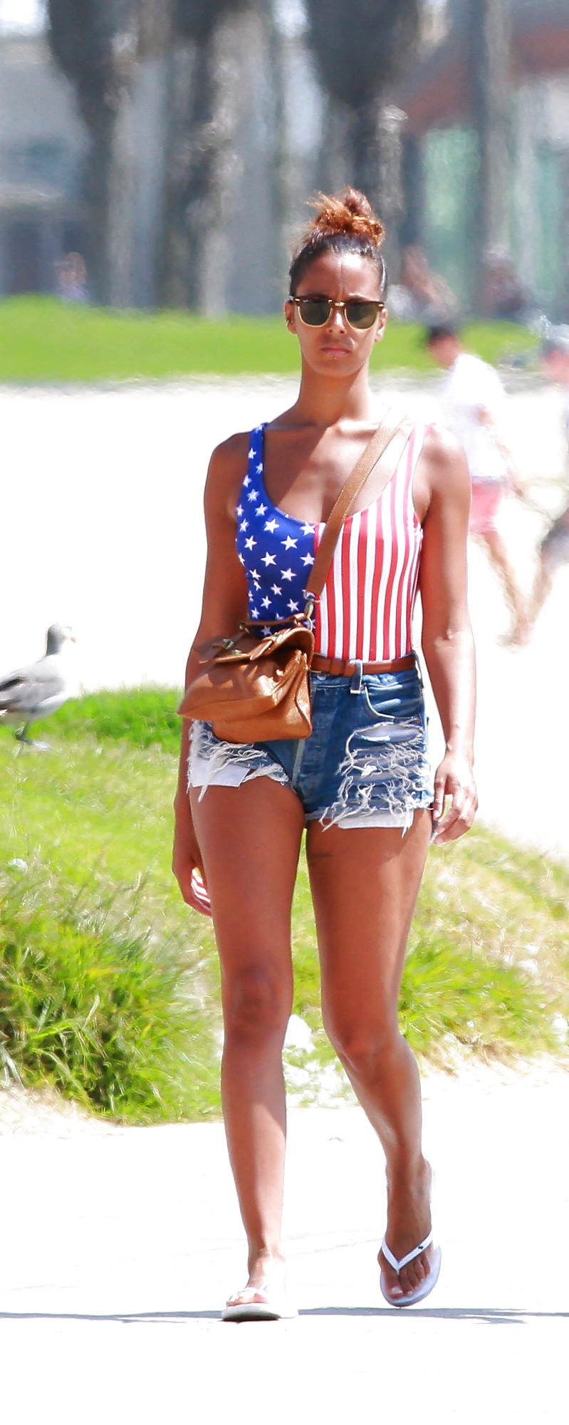 Shy'm la chanteuse qui fait jouir tous les mecs !!  #38609448